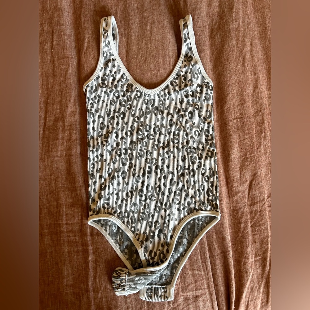 Aura animal print, sleeveless bodysuit.